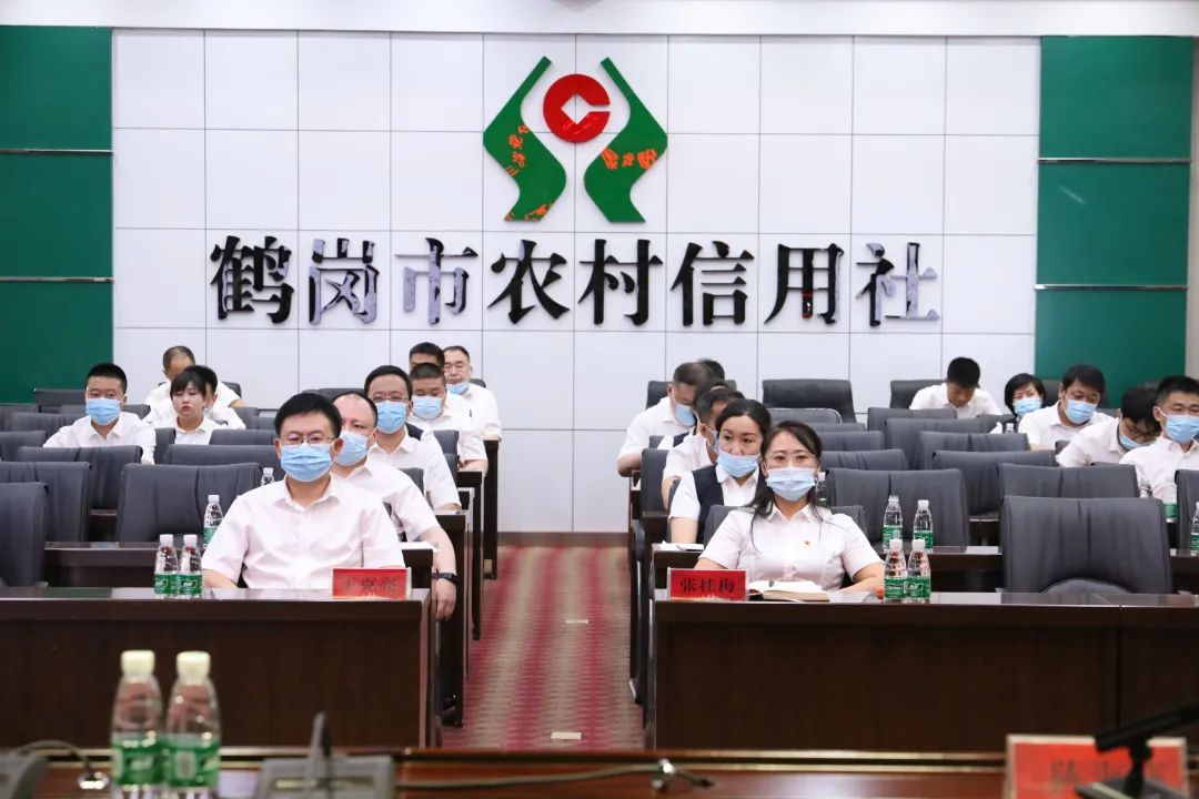 领导干部带头学习“黑龙江省第十三次党代会”精神宣讲会
